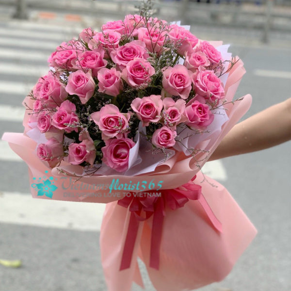 Sweetness Overload (35 Dark Pink Roses) - Image 2