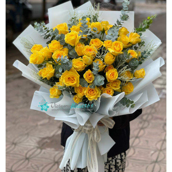 Beautiful Yellow Roses Arrangement - Image 2