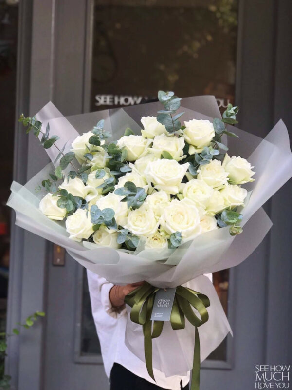 Bouquet of 24 white roses - Image 2